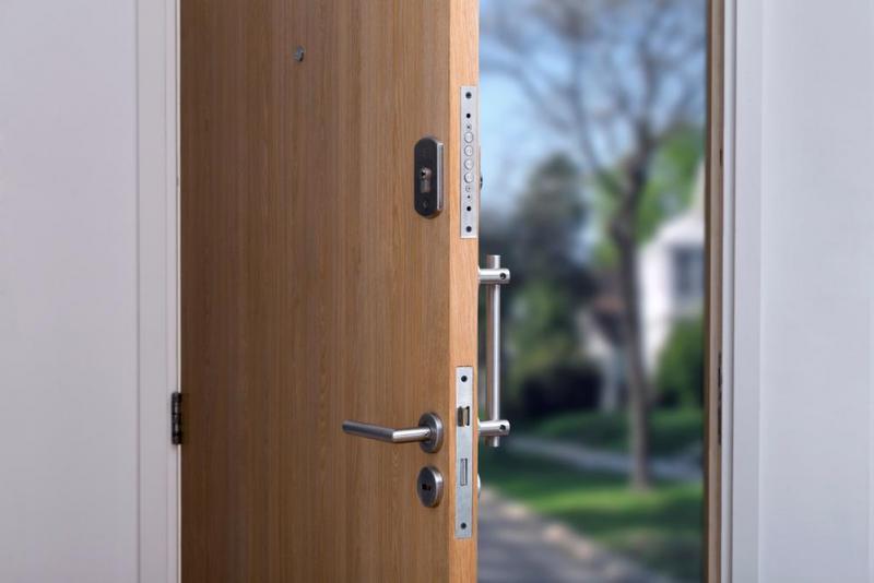 Une porte d'entr&eacute;e bien pos&eacute;e &agrave; Soissons renforce l'isolation et la s&eacute;curit&eacute; du logement